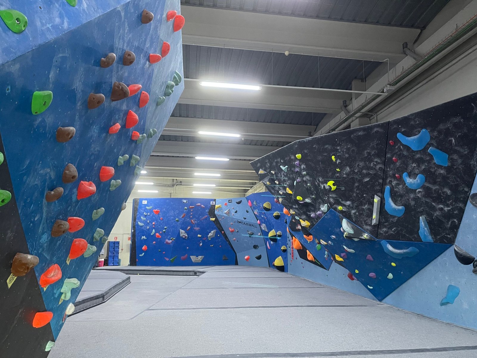 Zona de boulder en BDN Climb